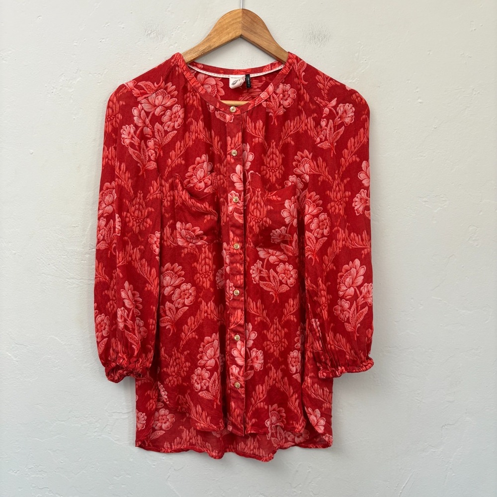 Anthropologie Akemi and Kin Coconino Floral Top Women Size Small Red Button Up